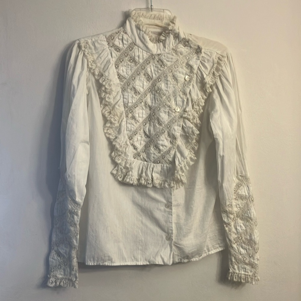 Vintage long sleeve ruffled and lace blouse made in Mexico by Marietta Acapulco